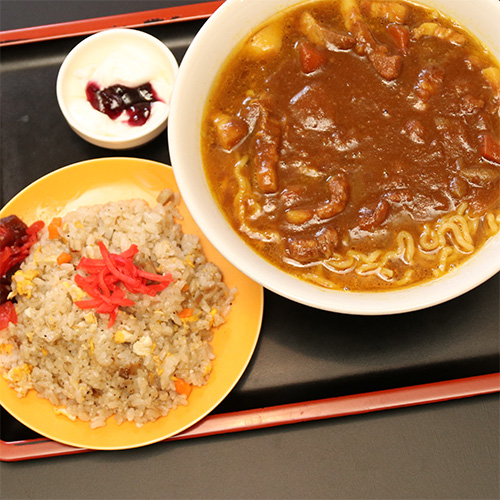 カレーラーメン+ミニチャーハンセット1120円