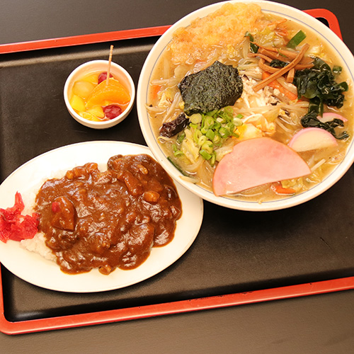 五目中華+ミニカレーセット 1,220円