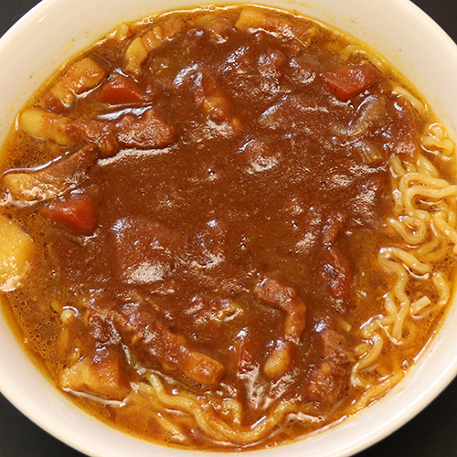 カレーラーメン 950円（プチライス付）